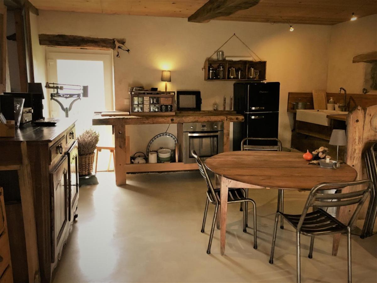Suites De Campagne Les Eydieux, Petits Dejeuners Inclus Saint-Angel  Eksteriør bilde